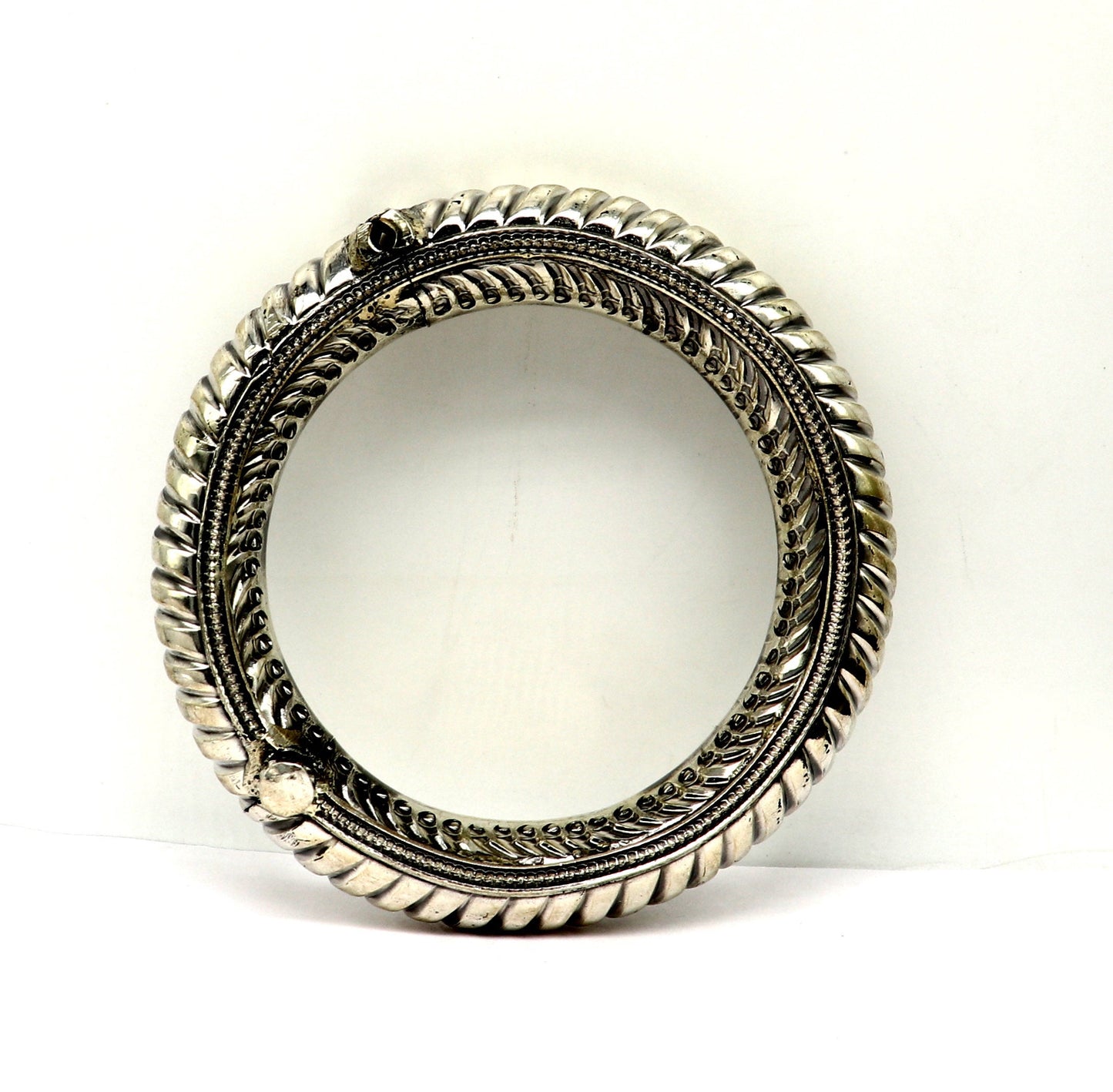 Vintage Rajasthan tribal silver ankle kada foot bracelet, traditional bridal jewelry for anklets and belly dance accessories.