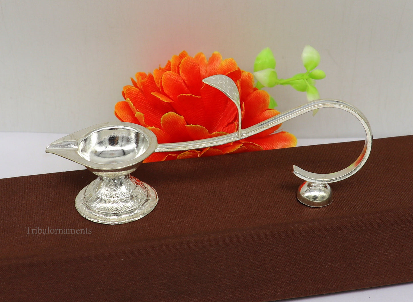 Vintage style solid Sterling silver handmade single deepak oil lamp Aarti lamp, amazing handcrafting work decor temple art figurine su435 - TRIBAL ORNAMENTS