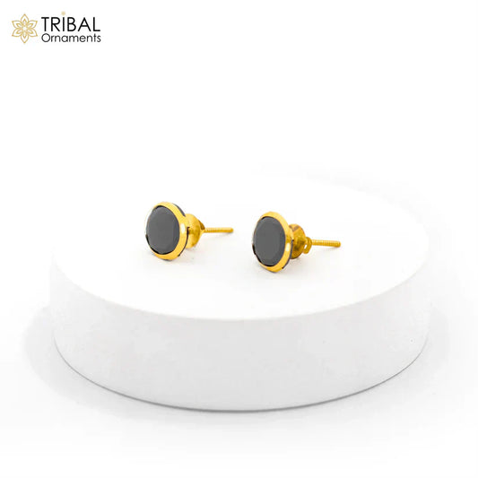 What makes gold studs a must-have in every jewelry collection?