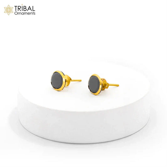 What makes gold studs a must-have in every jewelry collection?