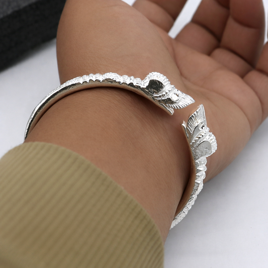 Solid 925 silver crocodile design bangle cuff bracelet for men by TRIBAL ORNAMENTS featuring detailed crocodile motif.