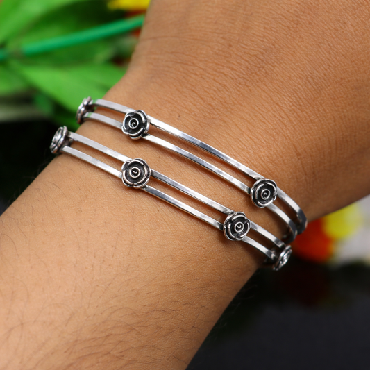 925 sterling silver flower design bangle bracelet from TRIBAL ORNAMENTS, featuring intricate floral details for wedding jewelry.