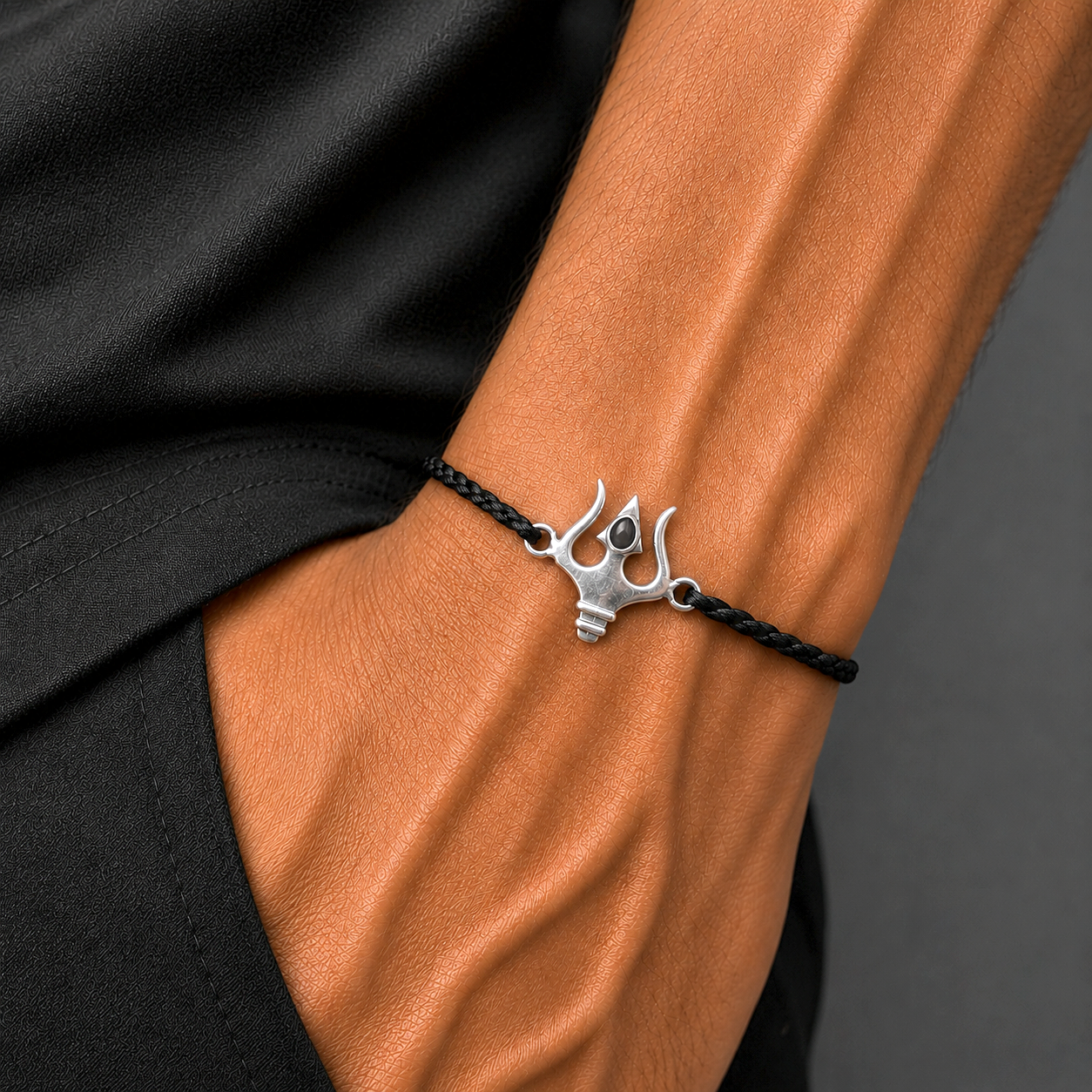 925 sterling silver Trishul / Trident design thread rakhi bracelet rk380
