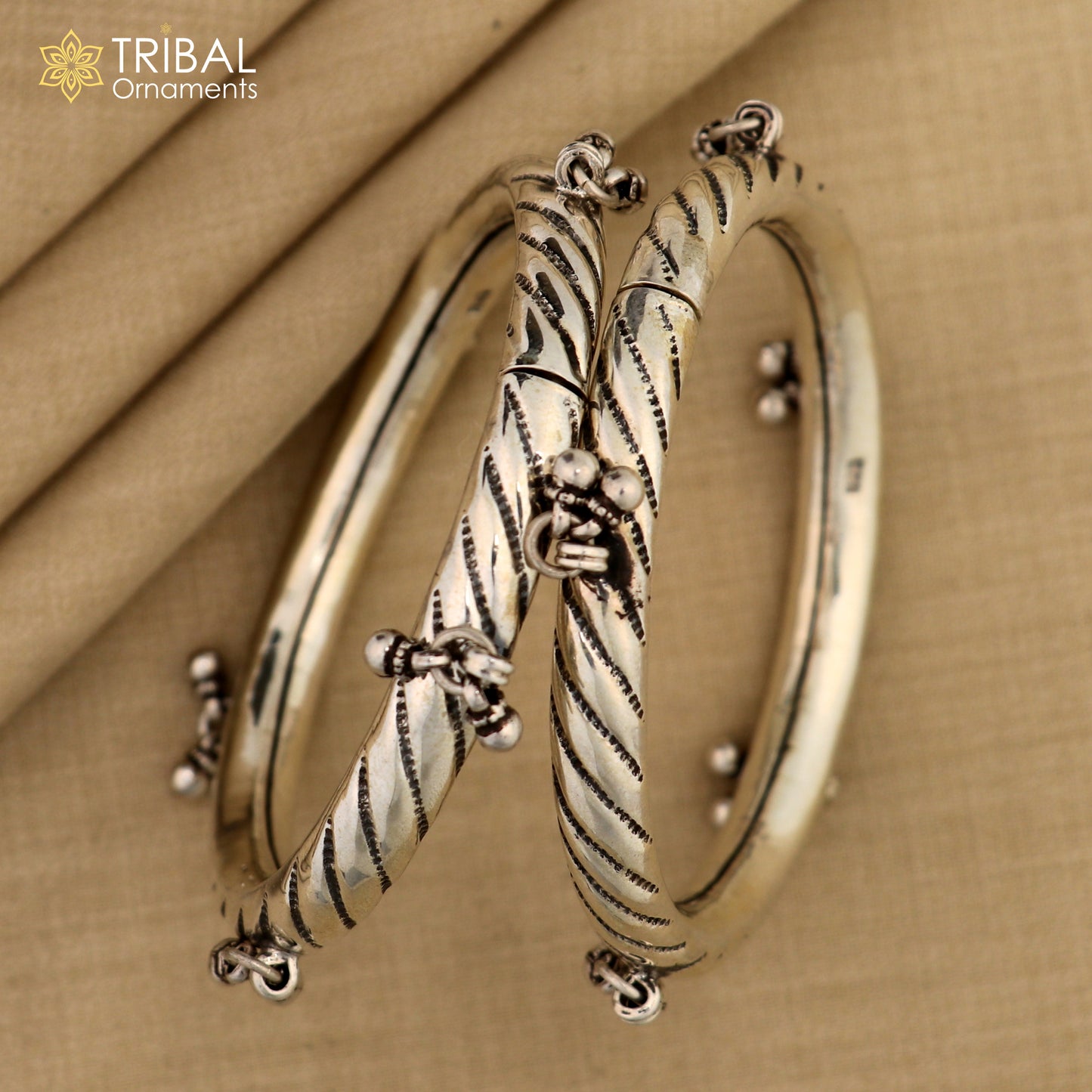 Vintage antique design handmade Sterling silver baby bangle bracelet kada with hanging noisy bells fabulous gifting jewelry from india ba47