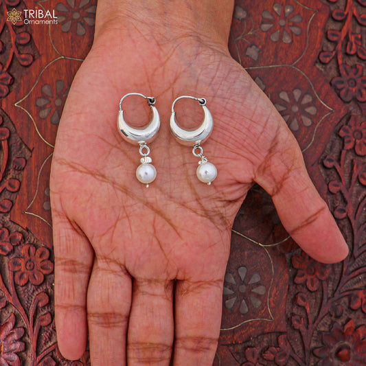 Shining 925 sterling silver Bali-style hoop earrings with a plain design, unisex jewelry by TRIBAL ORNAMENTS.