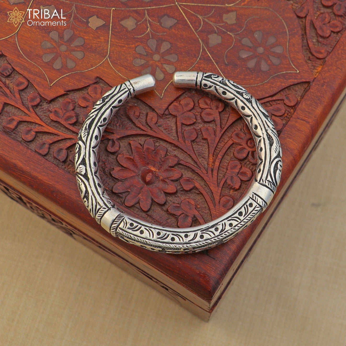 Unisex 925 sterling silver Ram mantra bracelet with tribal chitai work and "Jai Sita Ram" engraving, ethnic jewelry by TRIBAL ORNAMENTS.