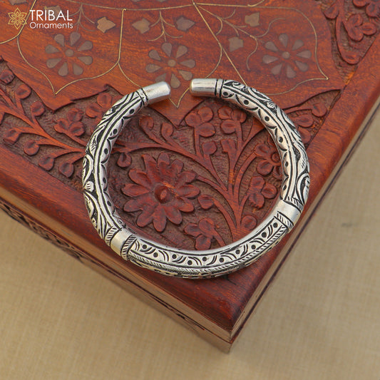 Unisex 925 sterling silver Ram mantra bracelet with tribal chitai work and "Jai Sita Ram" engraving, ethnic jewelry by TRIBAL ORNAMENTS.