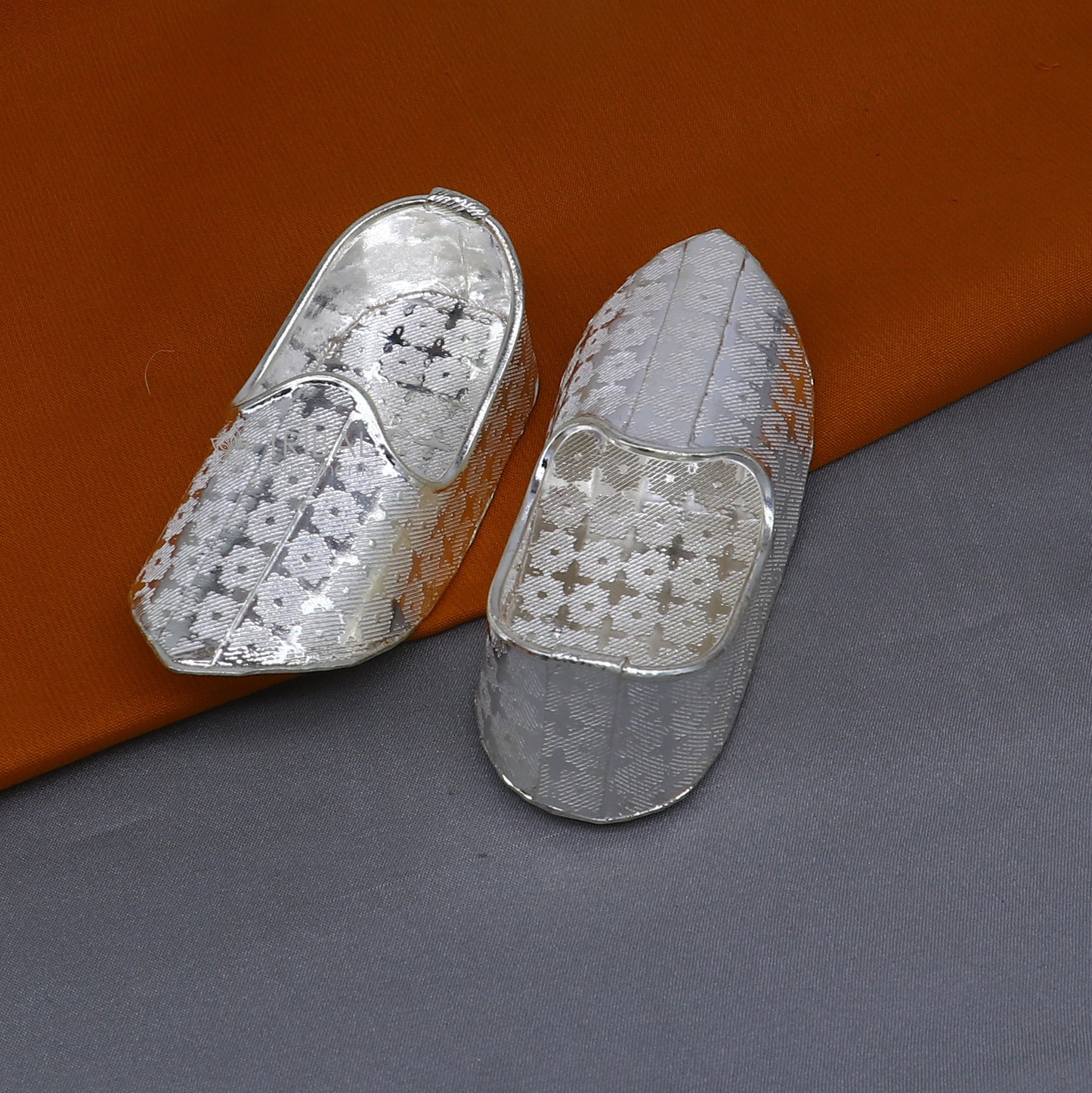 925 sterling silver handmade Charan paduka or slippers for idol krishna, laddu gopala, little krishna or Vshnu Narayana puja art su1319