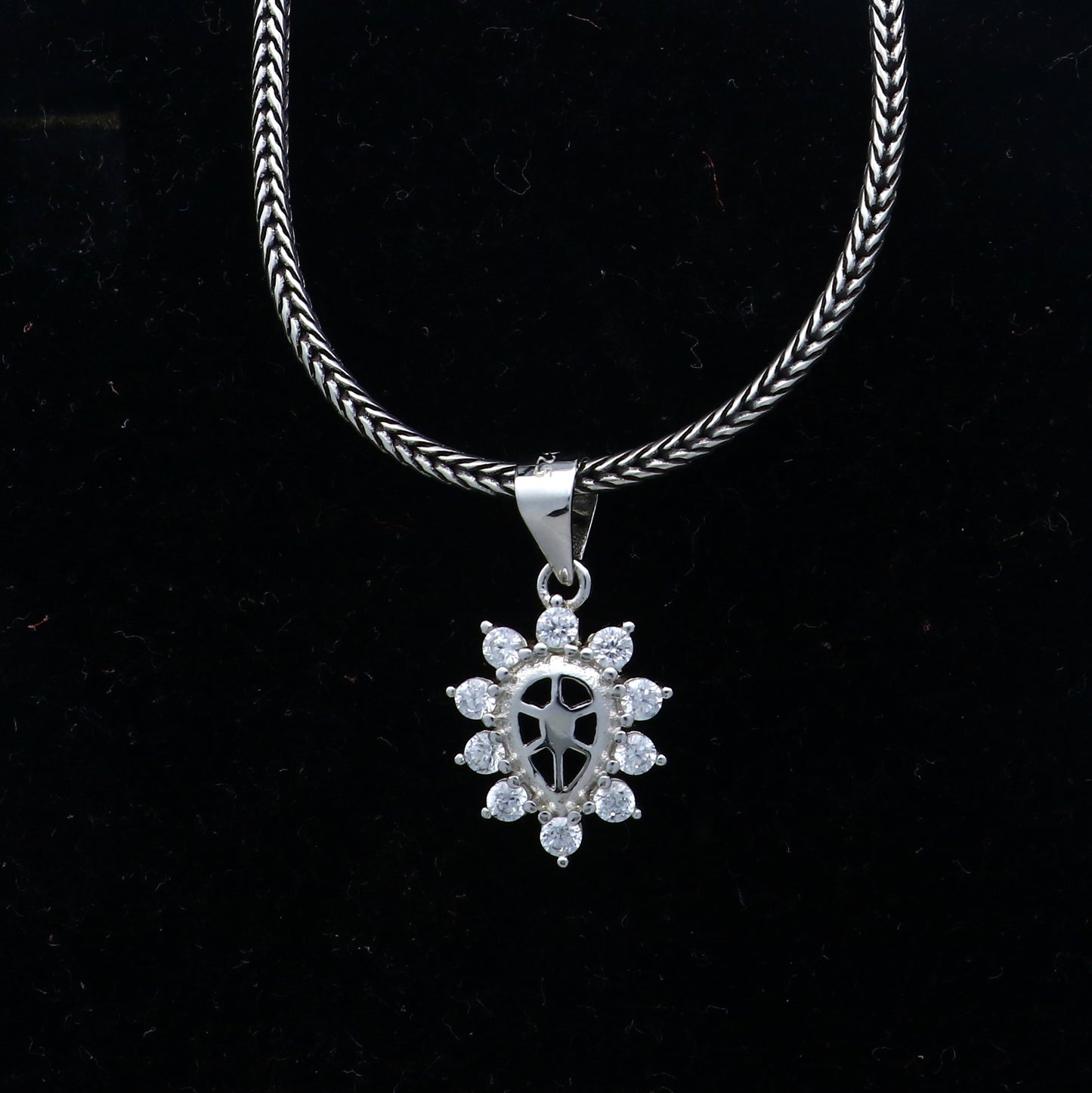 925 Sterling silver unique design diamond pendant nsp927