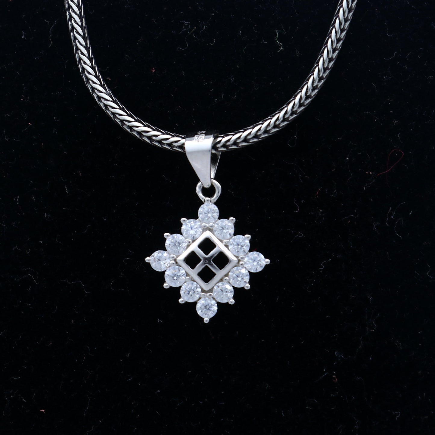 925 Sterling silver unique design diamond pendant nsp928