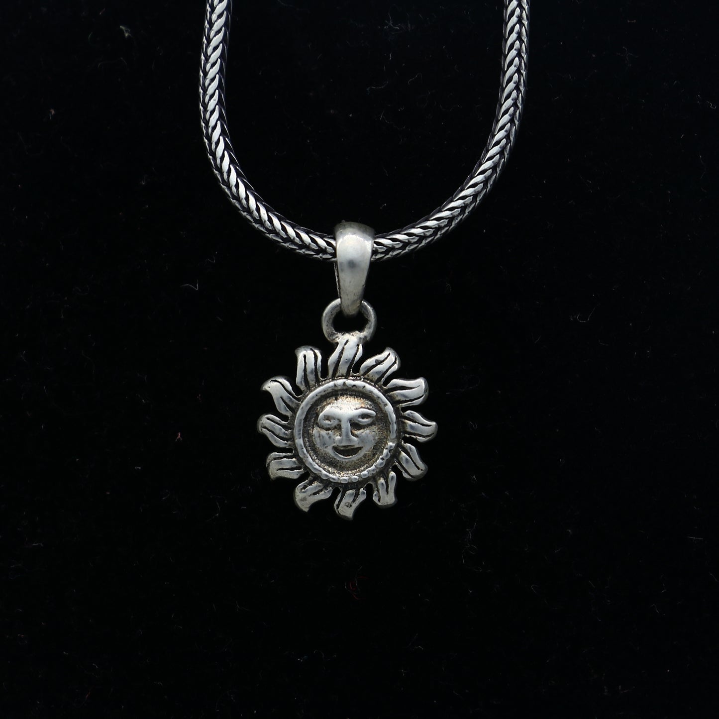 925 Sterling silver Sun ( surya ) pendant nsp945