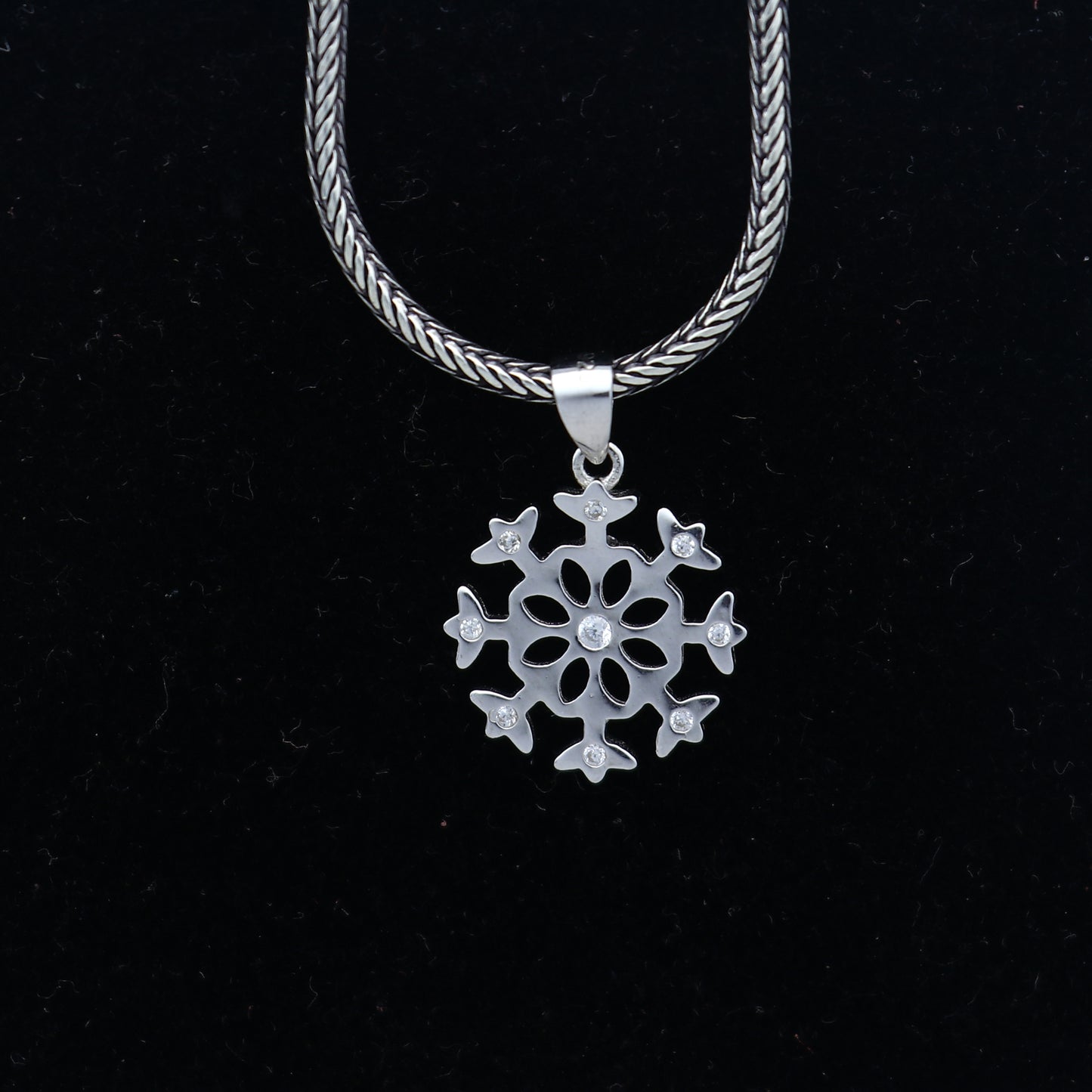 925 Sterling silver unique diamond  pendant nsp948