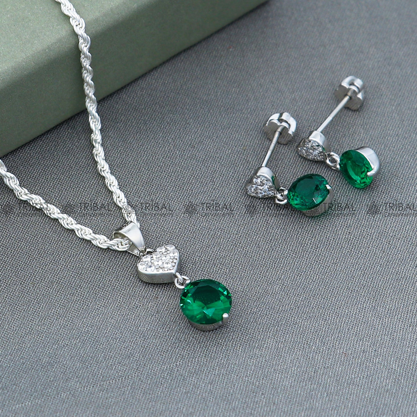 925 Sterling silver green diamond (emerald) round shape pendant set nsp966