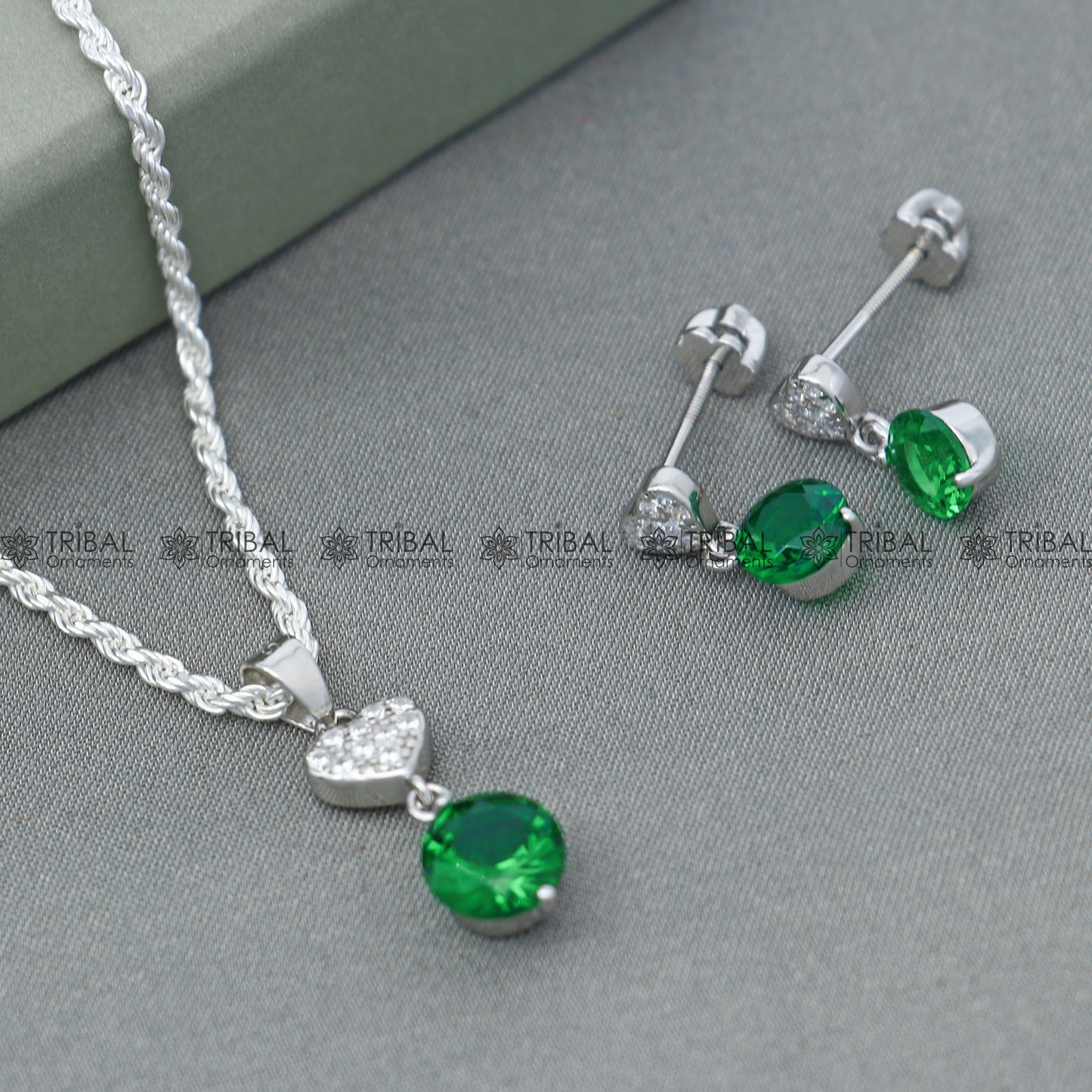 925 Sterling silver green diamond (emerald) round shape pendant set nsp966