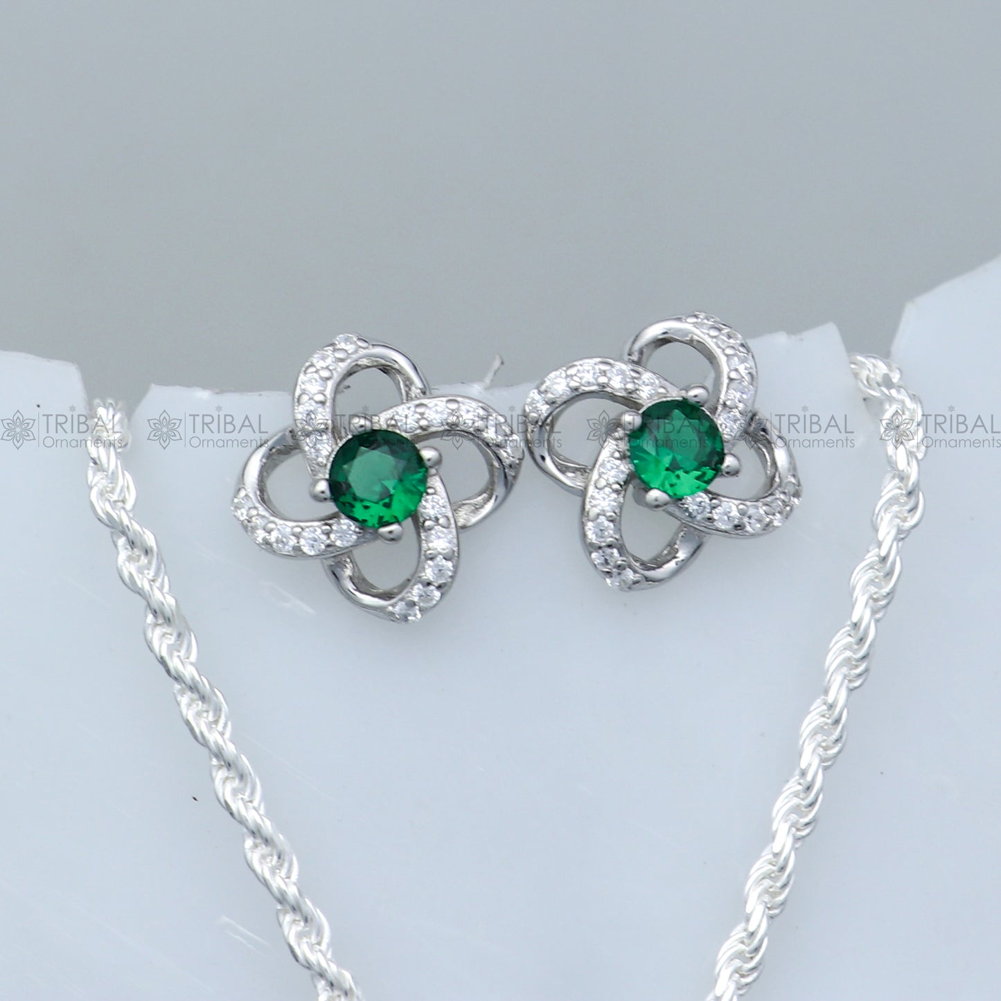 925 Sterling silver flower with green diamond (emerald)  pendant set  nsp964