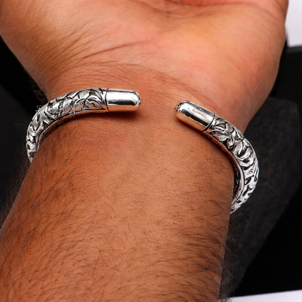Unisex 925 sterling silver Krishna matra Kada bangle with "Jai Shri Shyam" engraving by TRIBAL ORNAMENTS