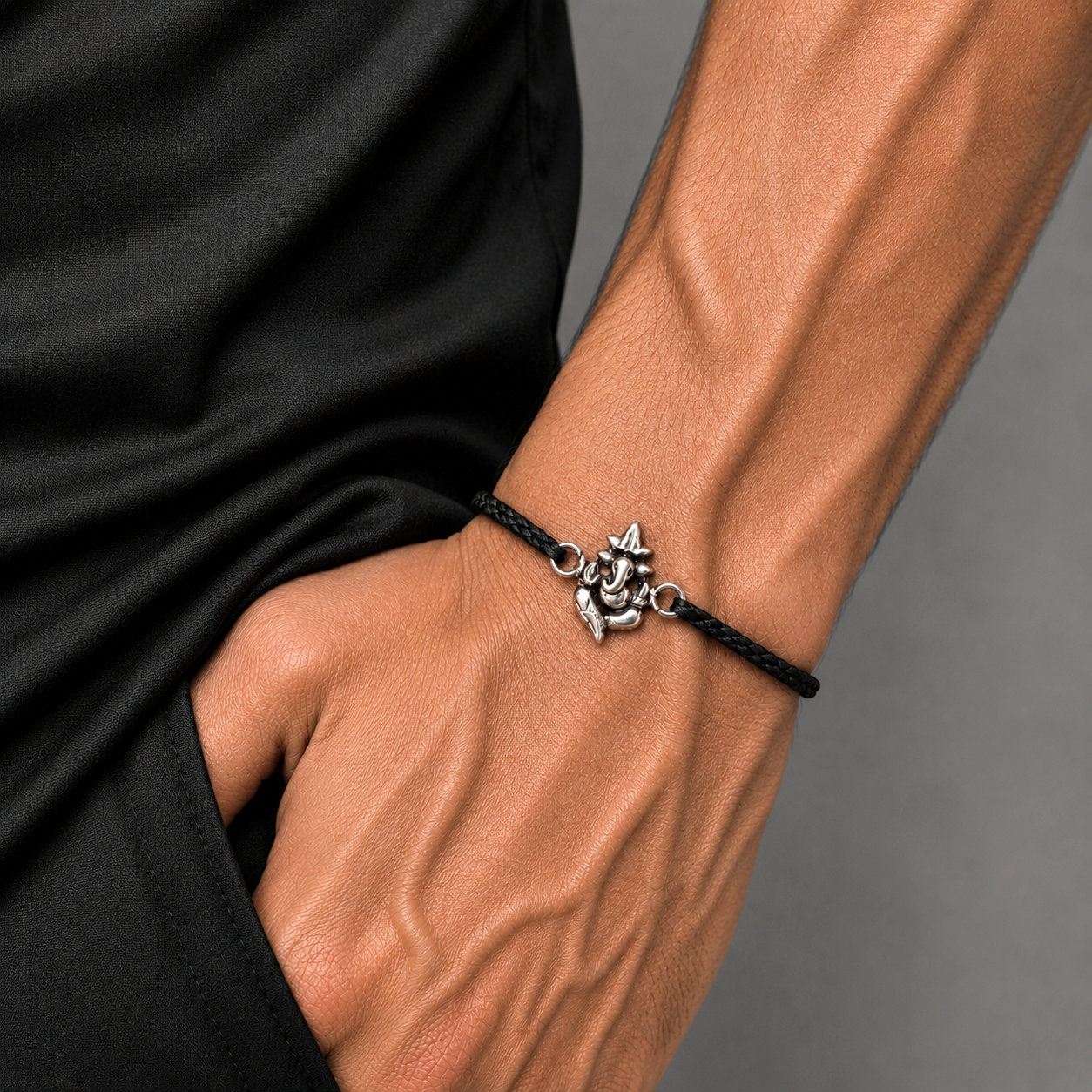 925 Sterling silver Lord Ganesha design thread rakhi bracelet rk355