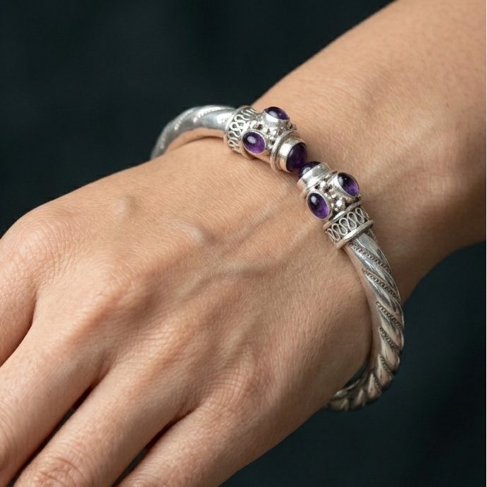 Sterling silver vintage-style purple amethyst gemstone bangle cuff bracelet, unisex jewelry by Tribal Ornaments.
