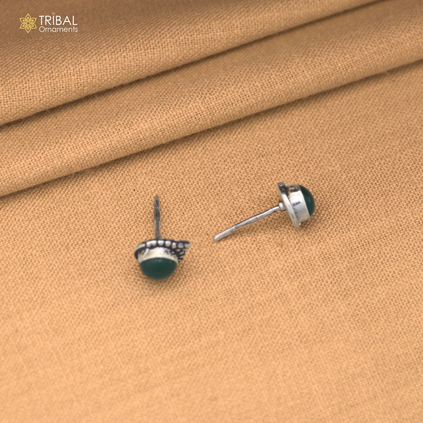 925 sterling silver round shape green stone stud earring best unisex jewelry er365