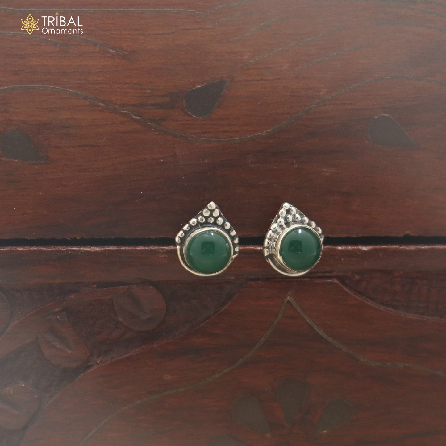 925 sterling silver round shape green stone stud earring best unisex jewelry er365