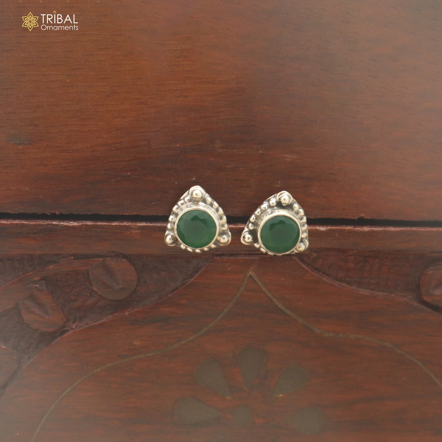 925 sterling silver round shape green stone stud earring best unisex jewelry er366