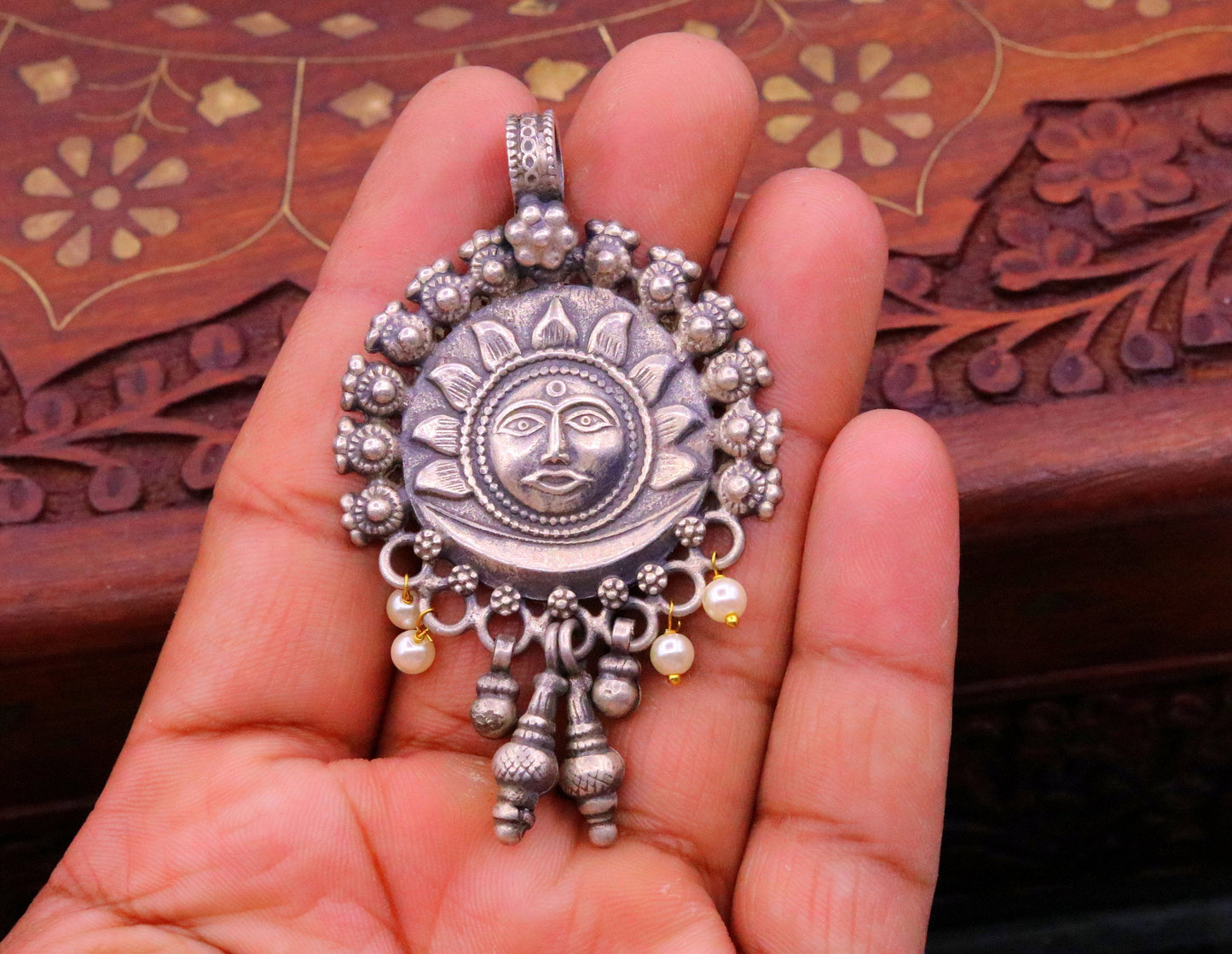 925 sterling silver handmade excellent sun face pendant with hangings, excellent tribal belly dance jewelry from Rajasthan India nsp288 - TRIBAL ORNAMENTS