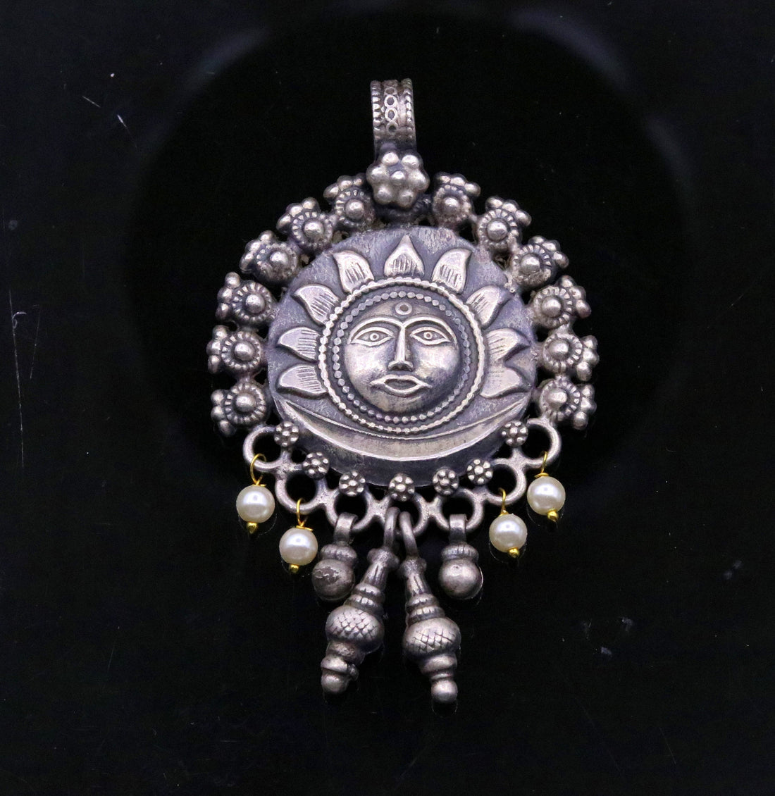 925 sterling silver handmade excellent sun face pendant with hangings, excellent tribal belly dance jewelry from Rajasthan India nsp288 - TRIBAL ORNAMENTS