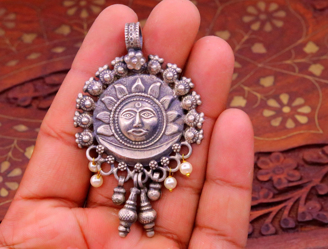 925 sterling silver handmade excellent sun face pendant with hangings, excellent tribal belly dance jewelry from Rajasthan India nsp288 - TRIBAL ORNAMENTS