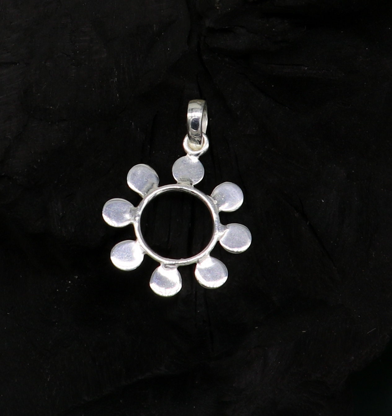 925 pure silver vintage design fabulous Flower style pendant, fabulous unisex gifting pendant, customized pendant jewelry ssp420 - TRIBAL ORNAMENTS