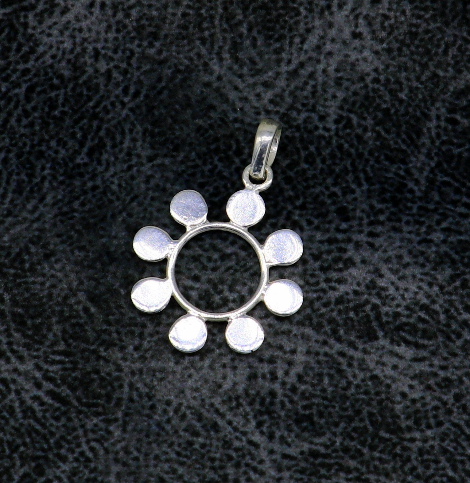 925 pure silver vintage design fabulous Flower style pendant, fabulous unisex gifting pendant, customized pendant jewelry ssp420 - TRIBAL ORNAMENTS