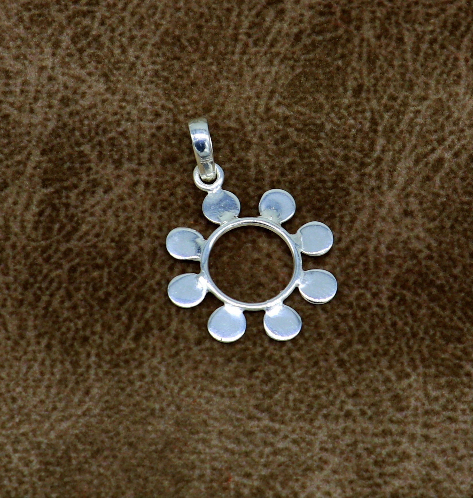925 pure silver vintage design fabulous Flower style pendant, fabulous unisex gifting pendant, customized pendant jewelry ssp420 - TRIBAL ORNAMENTS