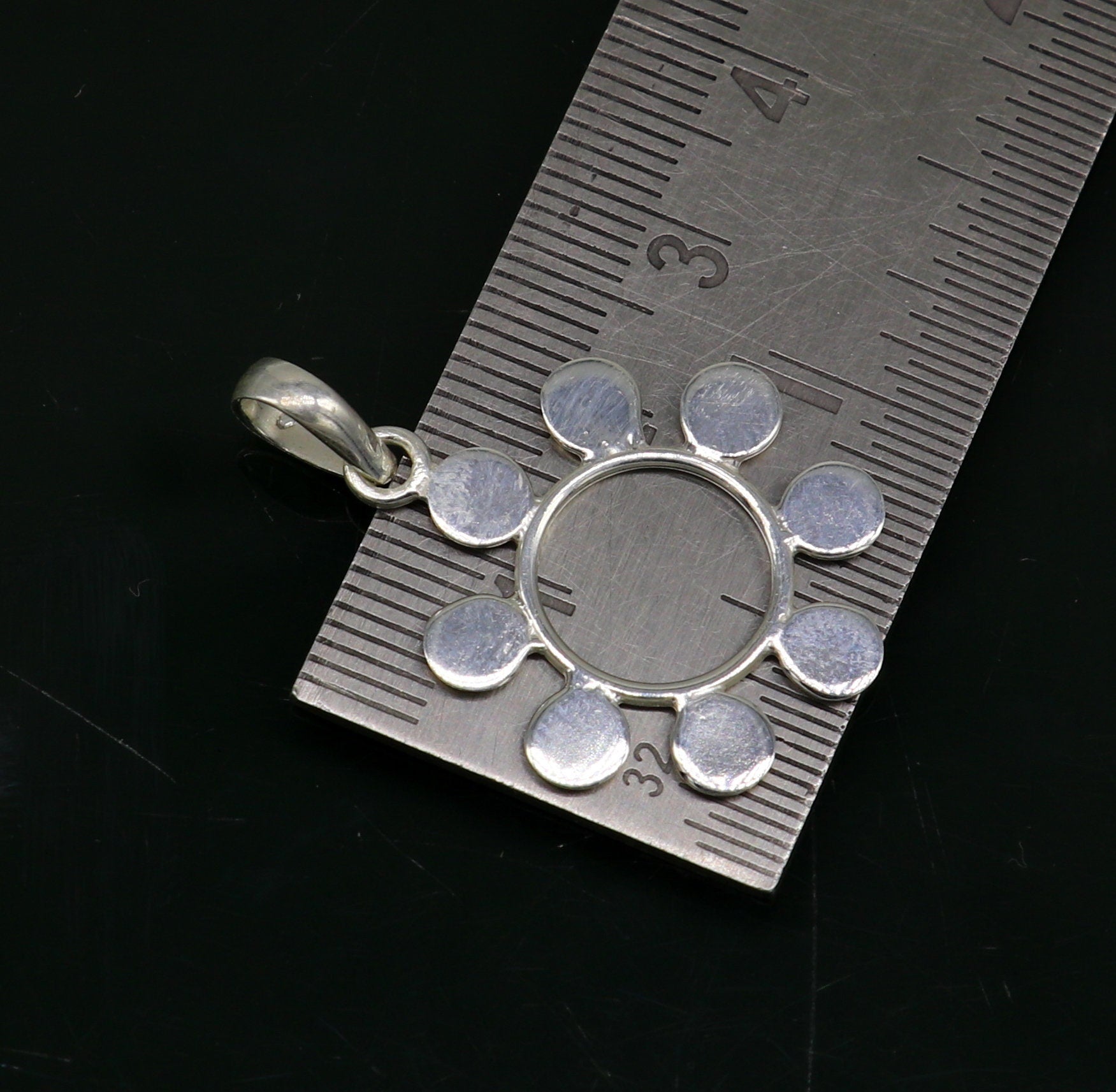 925 pure silver vintage design fabulous Flower style pendant, fabulous unisex gifting pendant, customized pendant jewelry ssp420 - TRIBAL ORNAMENTS