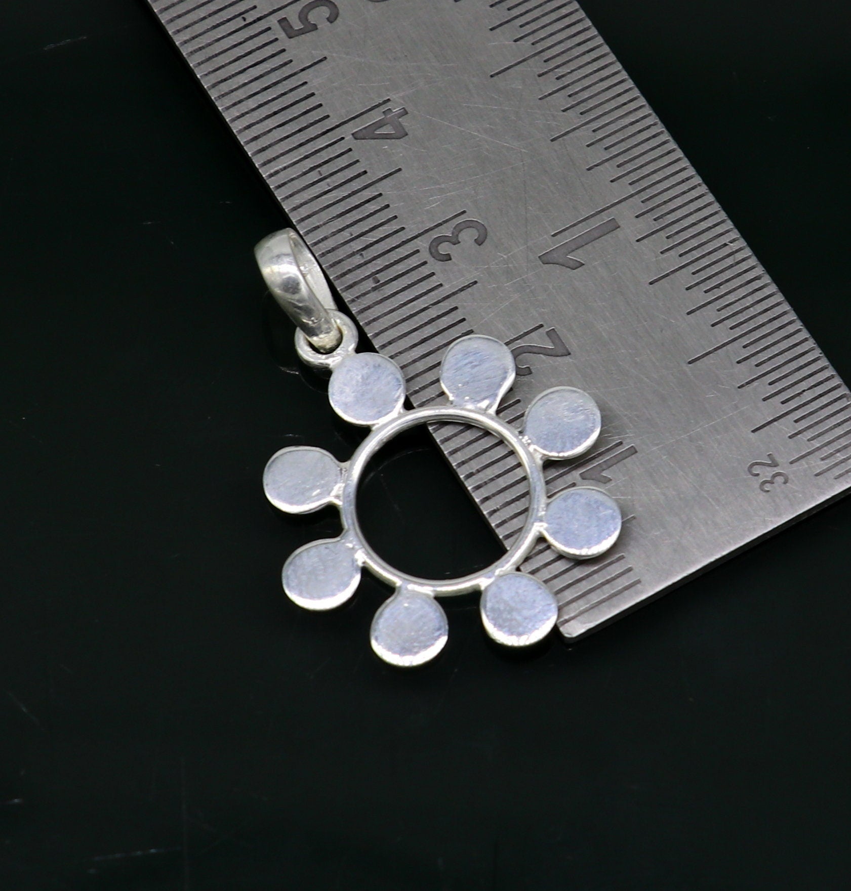 925 pure silver vintage design fabulous Flower style pendant, fabulous unisex gifting pendant, customized pendant jewelry ssp420 - TRIBAL ORNAMENTS