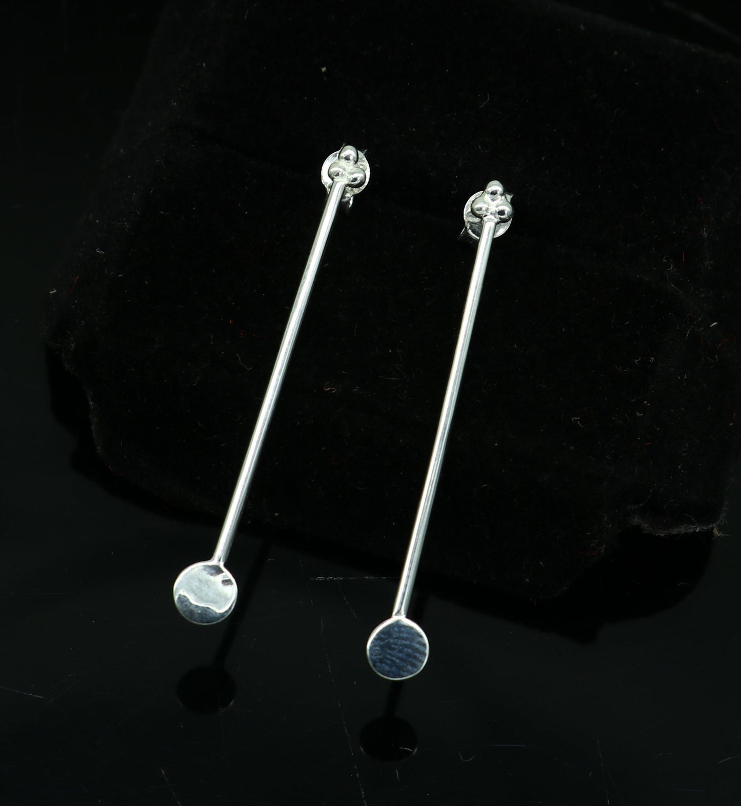 4 cm long pure 925 sterling silver stud earring, fabulous daily use stud new fancy jewelry India, best gifting light weight stud ear702