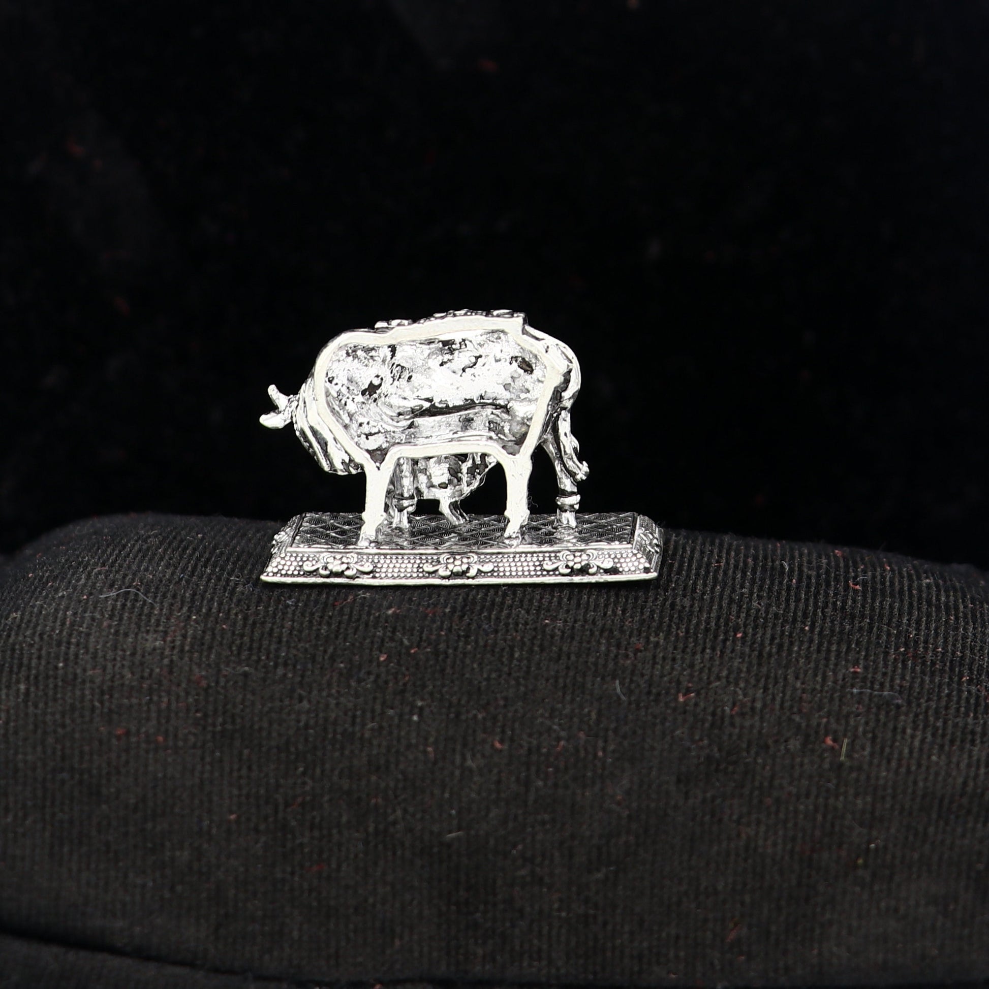 925 sterling silver Kamdhenu cow, deity's cow, wishing cow, silver worshipping article for wealth and prosperity art786 - TRIBAL ORNAMENTS