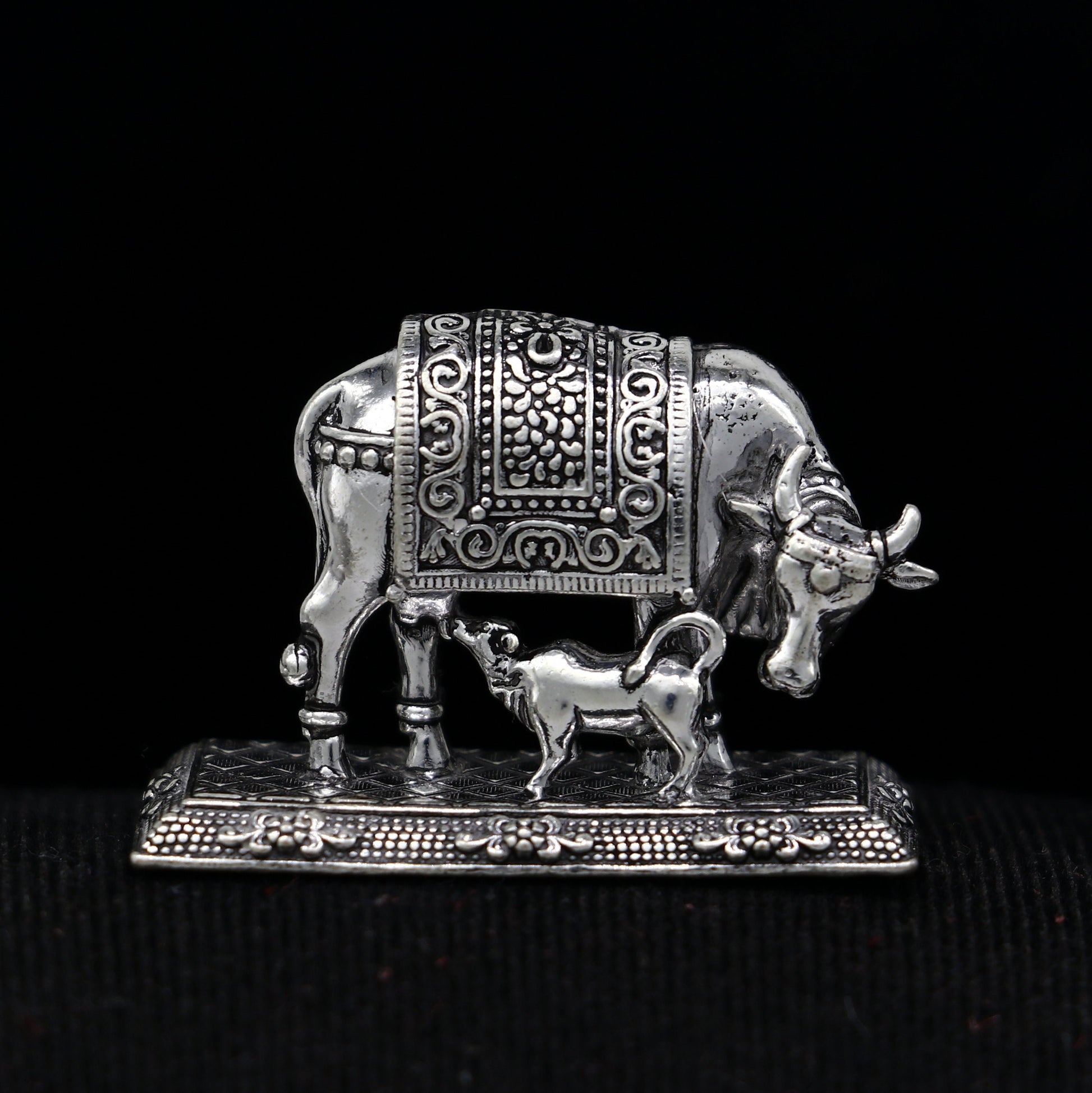 925 sterling silver Kamdhenu cow, deity's cow, wishing cow, silver worshipping article for wealth and prosperity art786 - TRIBAL ORNAMENTS