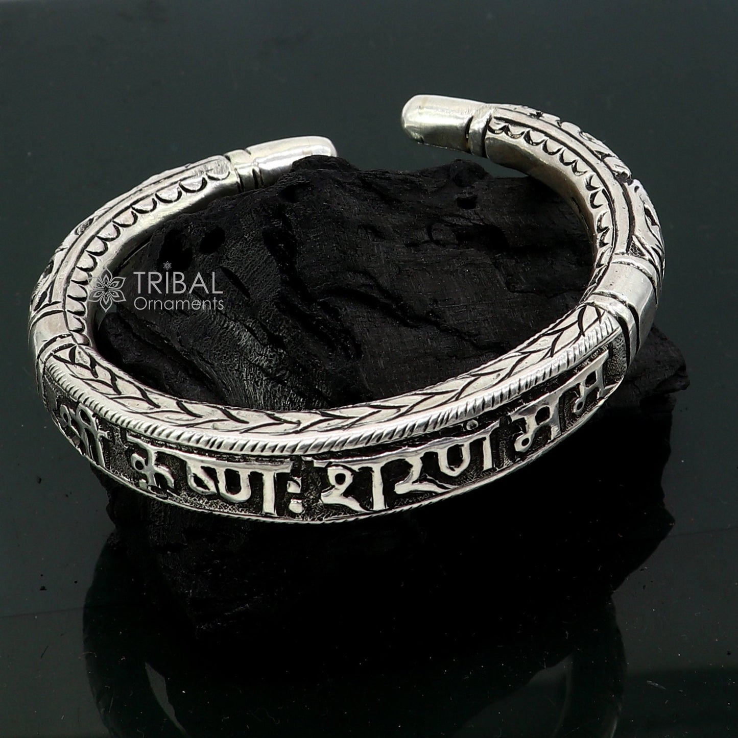 925 Sterling silver handmade chitai work "Shri Krishna sharanam mam" lord krishna mantra bracelet kada divine unisex ethnic jewelry nsk839 - TRIBAL ORNAMENTS