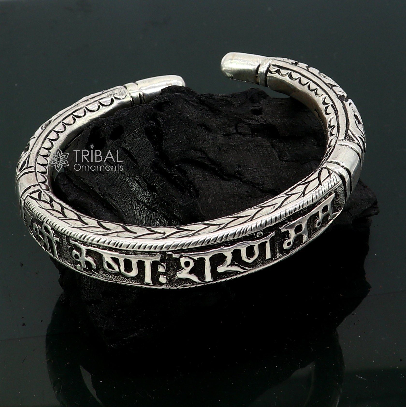 925 Sterling silver handmade chitai work "Shri Krishna sharanam mam" lord krishna mantra bracelet kada divine unisex ethnic jewelry nsk839 - TRIBAL ORNAMENTS