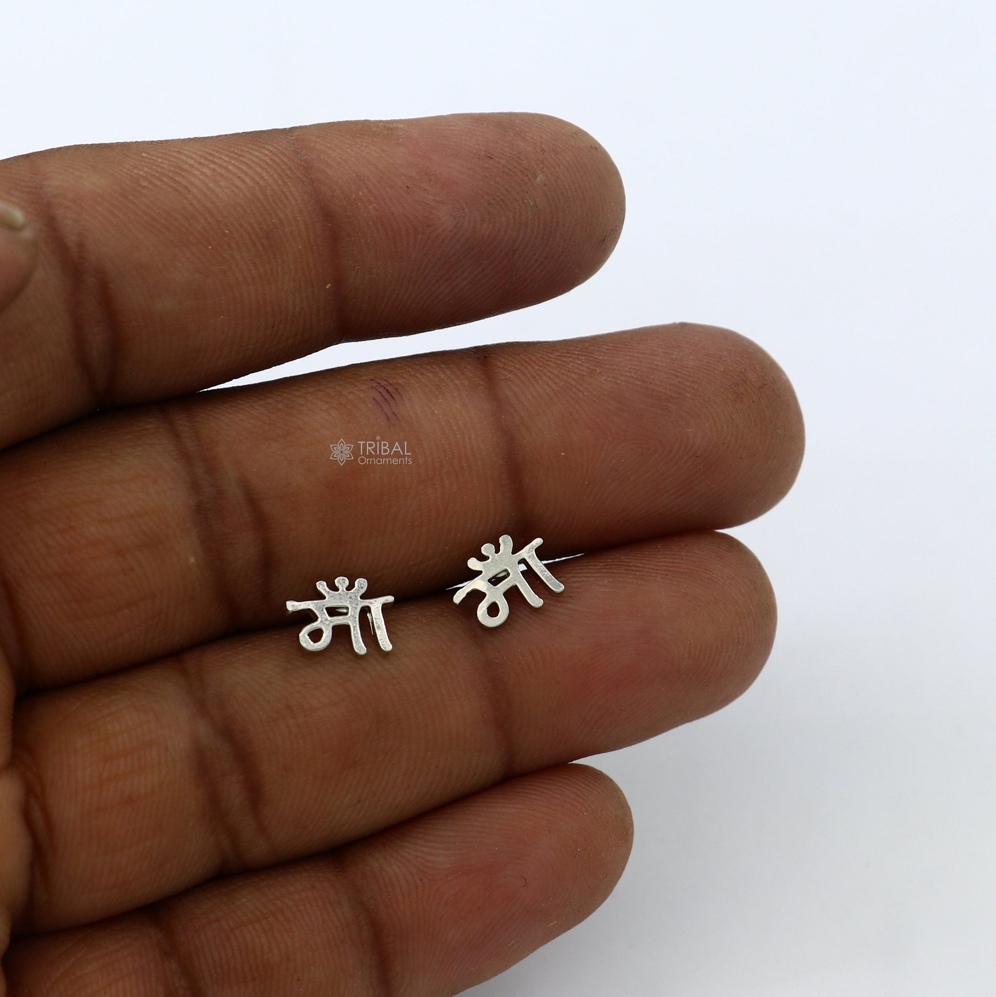 925 Sterling silver handmade hindi letter "MAA" mother letter stud earring solid silver unisex cultural earing jewelry  s1310 - TRIBAL ORNAMENTS