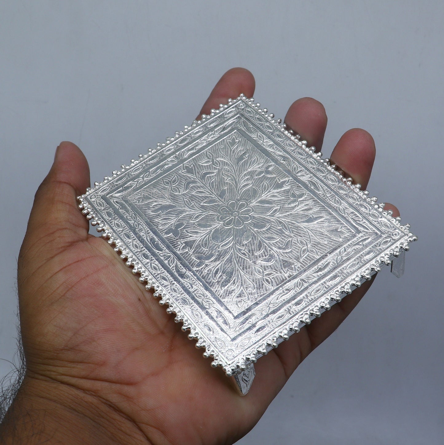 3.5"x4" Vintage design Sterling silver handmade customize small rectangle shape table/bazot/chouki, excellent home puja utensils  su1302