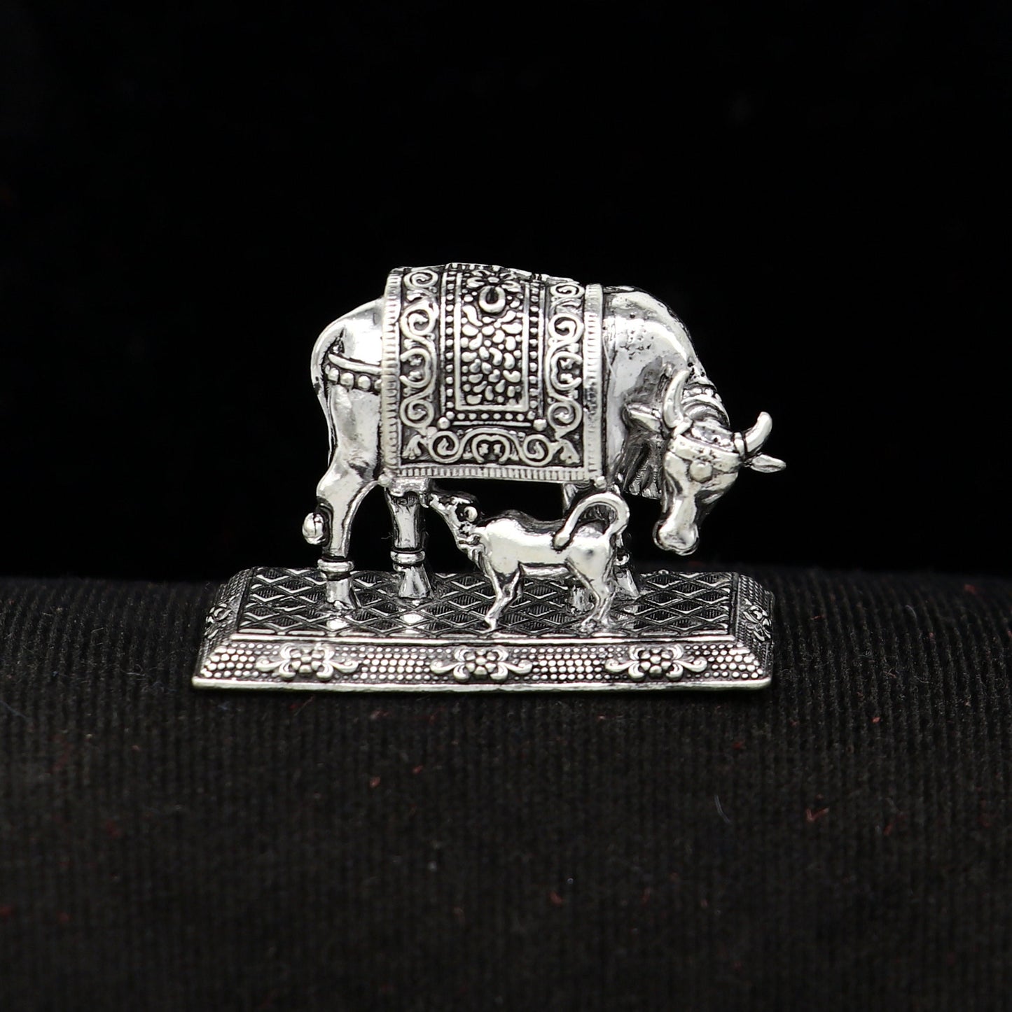 925 sterling silver Kamdhenu cow, deity's cow, wishing cow, silver worshipping article for wealth and prosperity art786 - TRIBAL ORNAMENTS