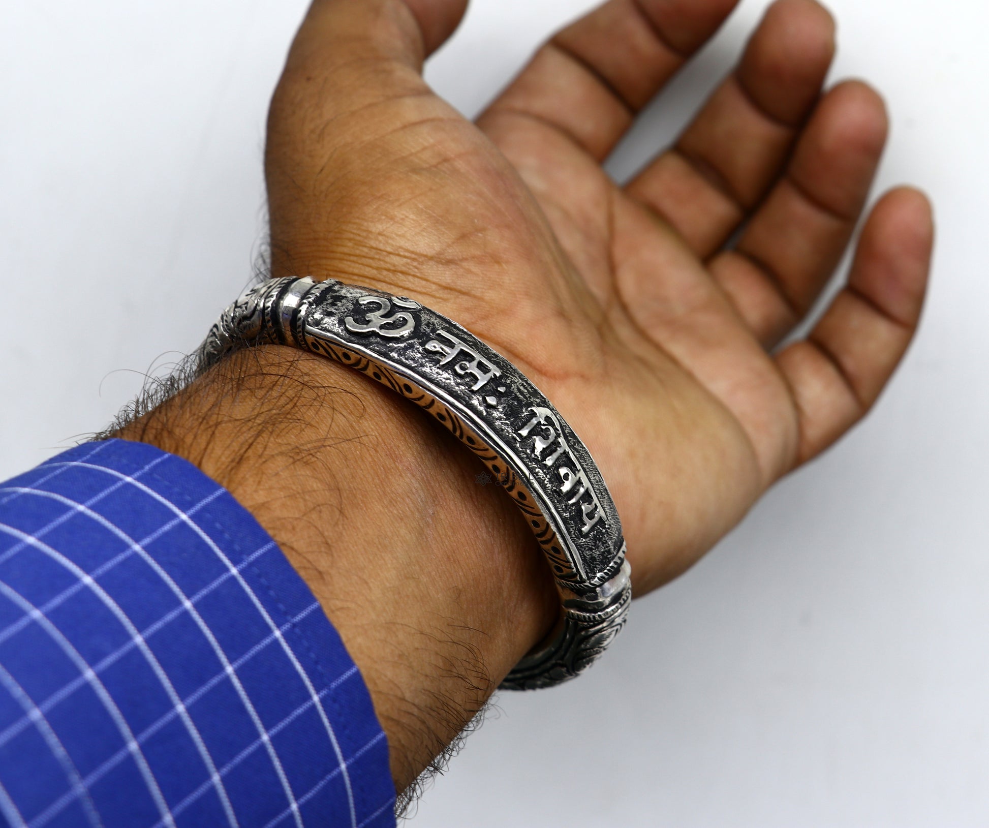 925 Sterling silver handmade chitai work lord Shiva "Om Namah Shivay" mantra bracelet kada best unisex tribal ethnic jewelry nsk588 - TRIBAL ORNAMENTS