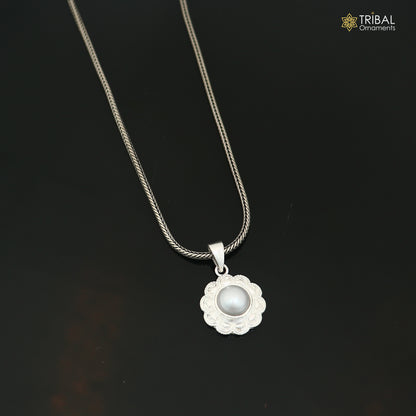 Sterling silver floral round pendant with pearl for unisex jewelry, featuring intricate floral design and a polished finish.