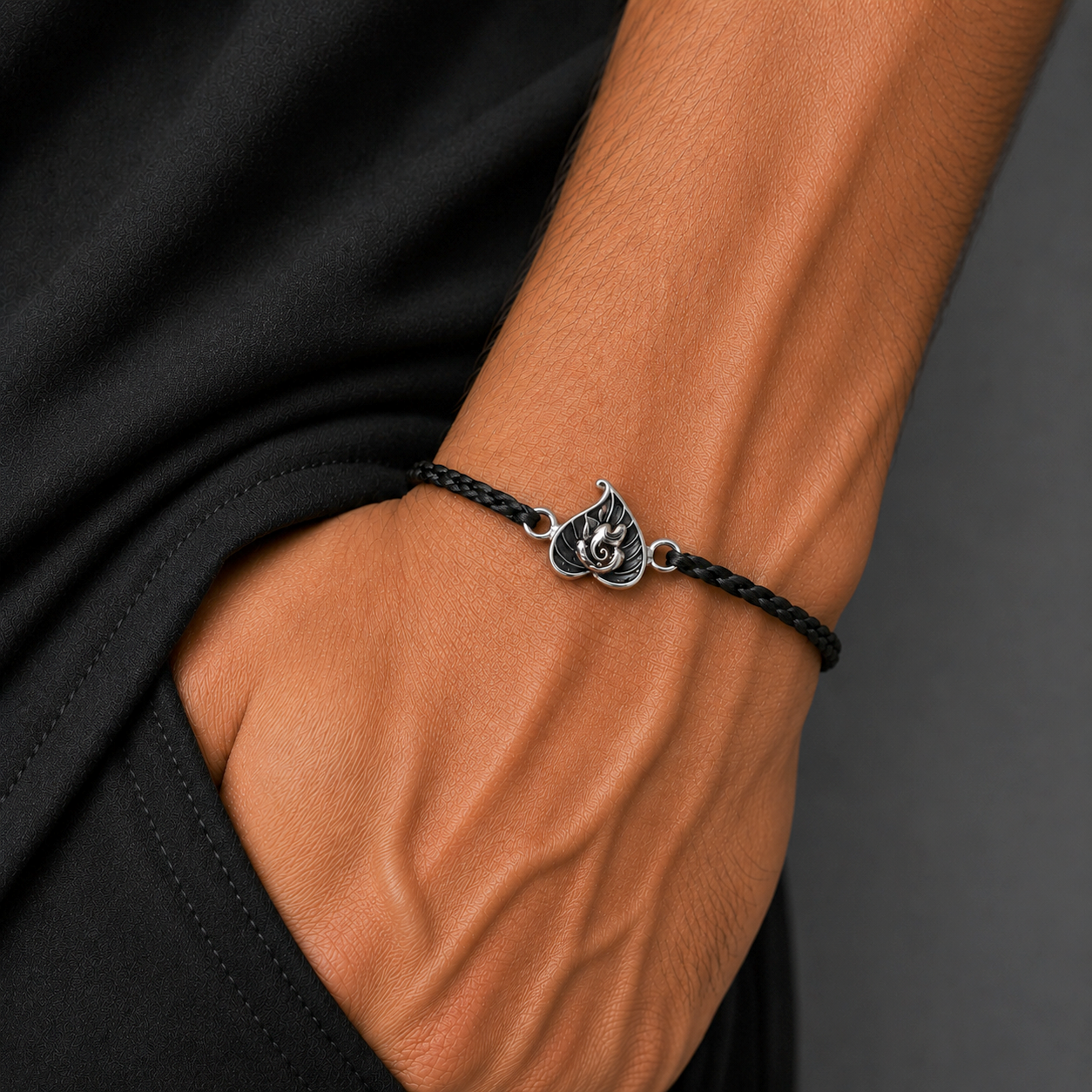 925 Sterling silver Lordv Ganesha with pan design thread rakhi bracelet rk353