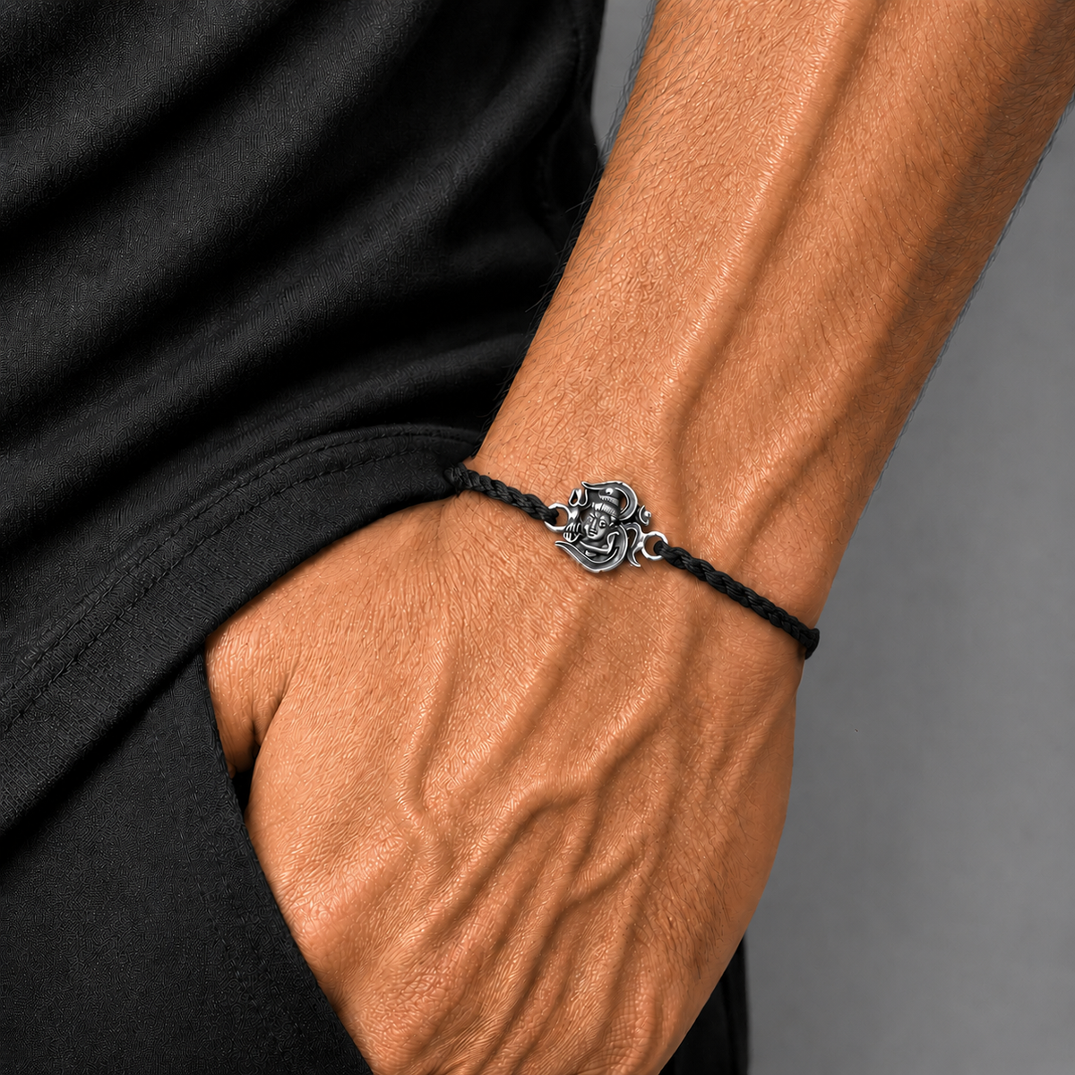 925 Sterling silver lord shiva design thread bracelet rk323