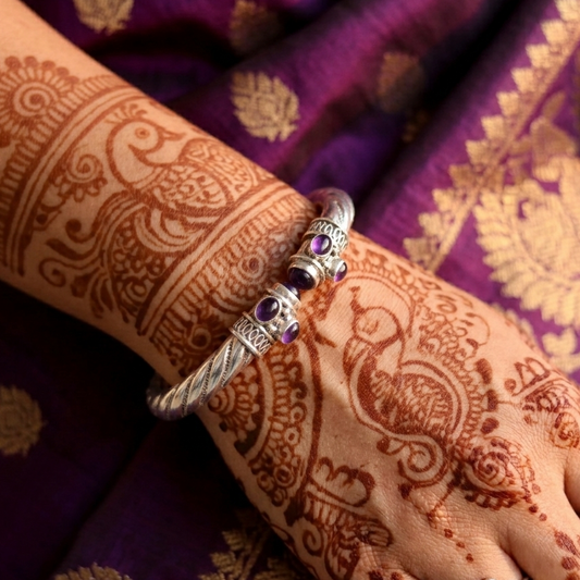 Sterling silver vintage-style purple amethyst gemstone bangle cuff bracelet with unisex design from TRIBAL ORNAMENTS.