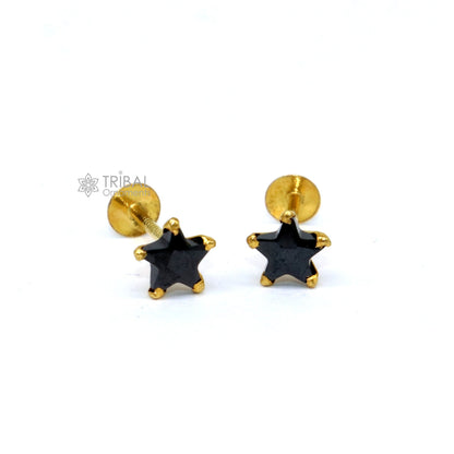 18k yellow gold handmade black onyx star-shaped stud earring with screw back, unisex cartilage jewelry, available in 2.5mm, 3mm, and 4mm sizes.