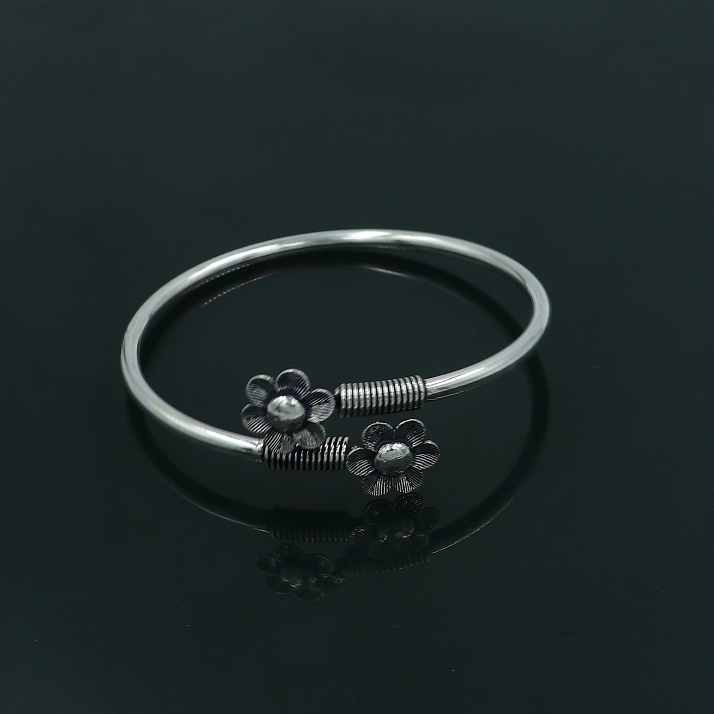 925 sterling silver handmade round shape flower design stylish kada bangle bracelet tribal jewelry nsk882 - TRIBAL ORNAMENTS