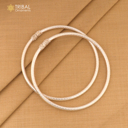 Sterling silver traditional women's foot kada ankle bracelet with plain design, tribal jewelry by TRIBAL ORNAMENTS.