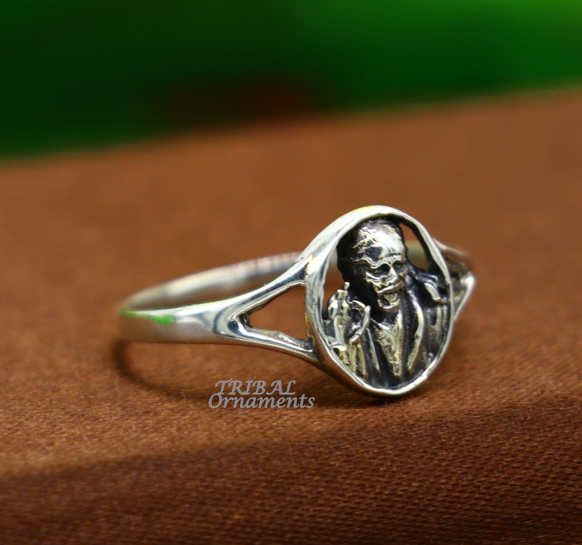 Sterling silver Sai Baba ring band with vintage antique style, customized design, suitable for brides and wedding jewelry.